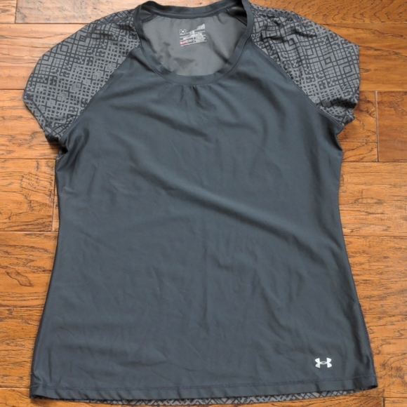 Under Armour Tops - Under Armour Women's fitted top